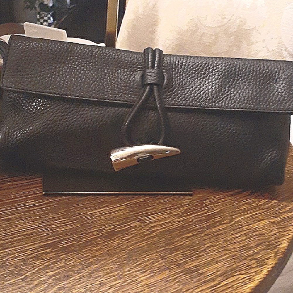 BURBERRY BLACK LEATHER CLUTCH WITH TOGGLE EUC - Picture 2 of 13